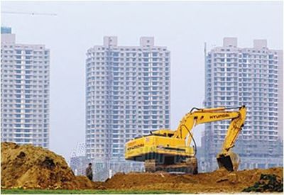 中央探索土地出让金并入房地产税分期缴，推动房地产开发经营模式转型